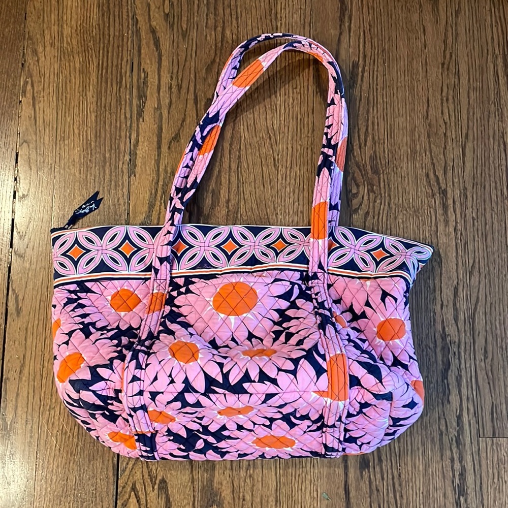 Vera Bradley Retired Loves Me tote bag